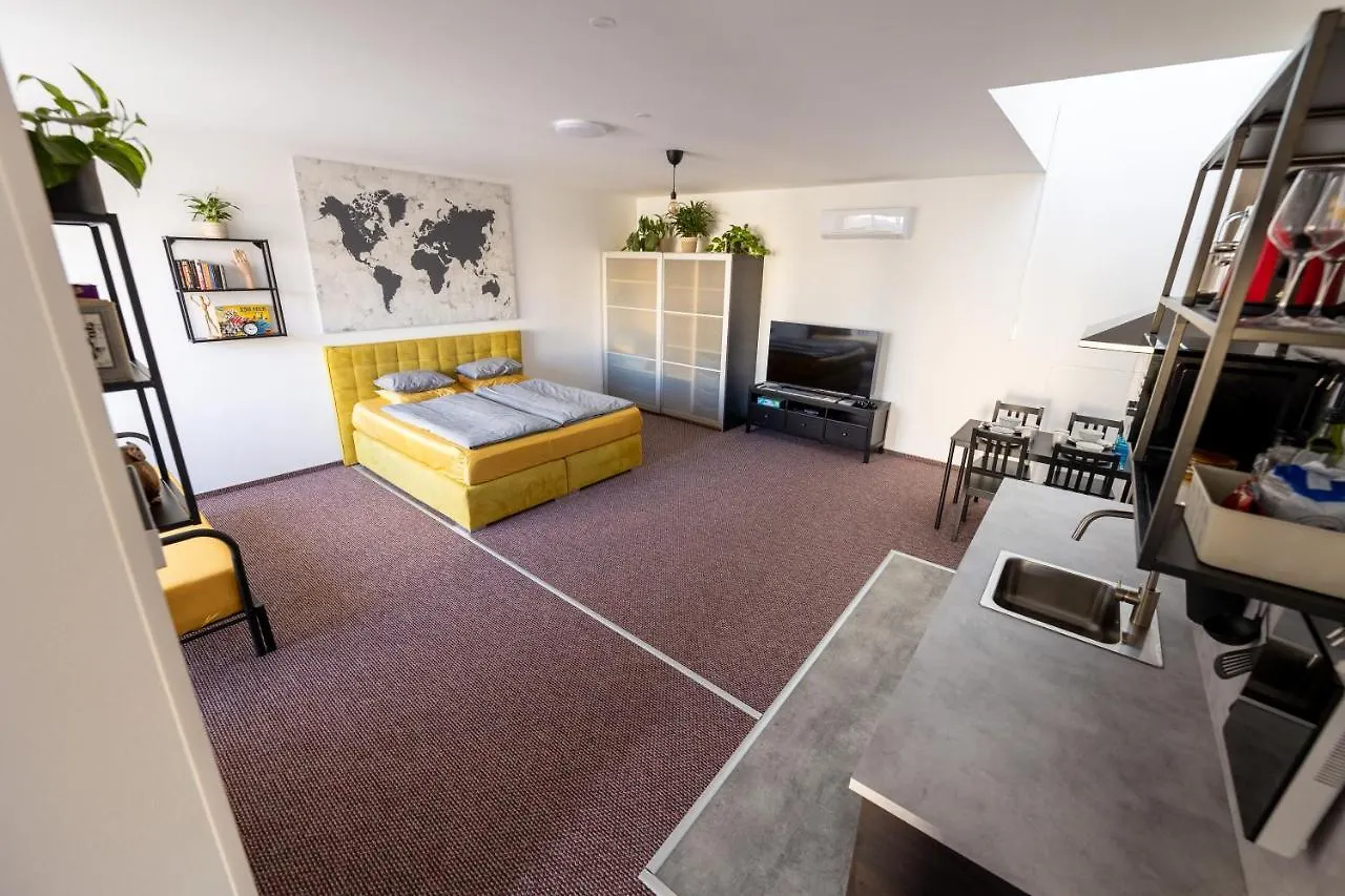 Apartmany Plzenska 465 Free Parking & Ps3 Praag