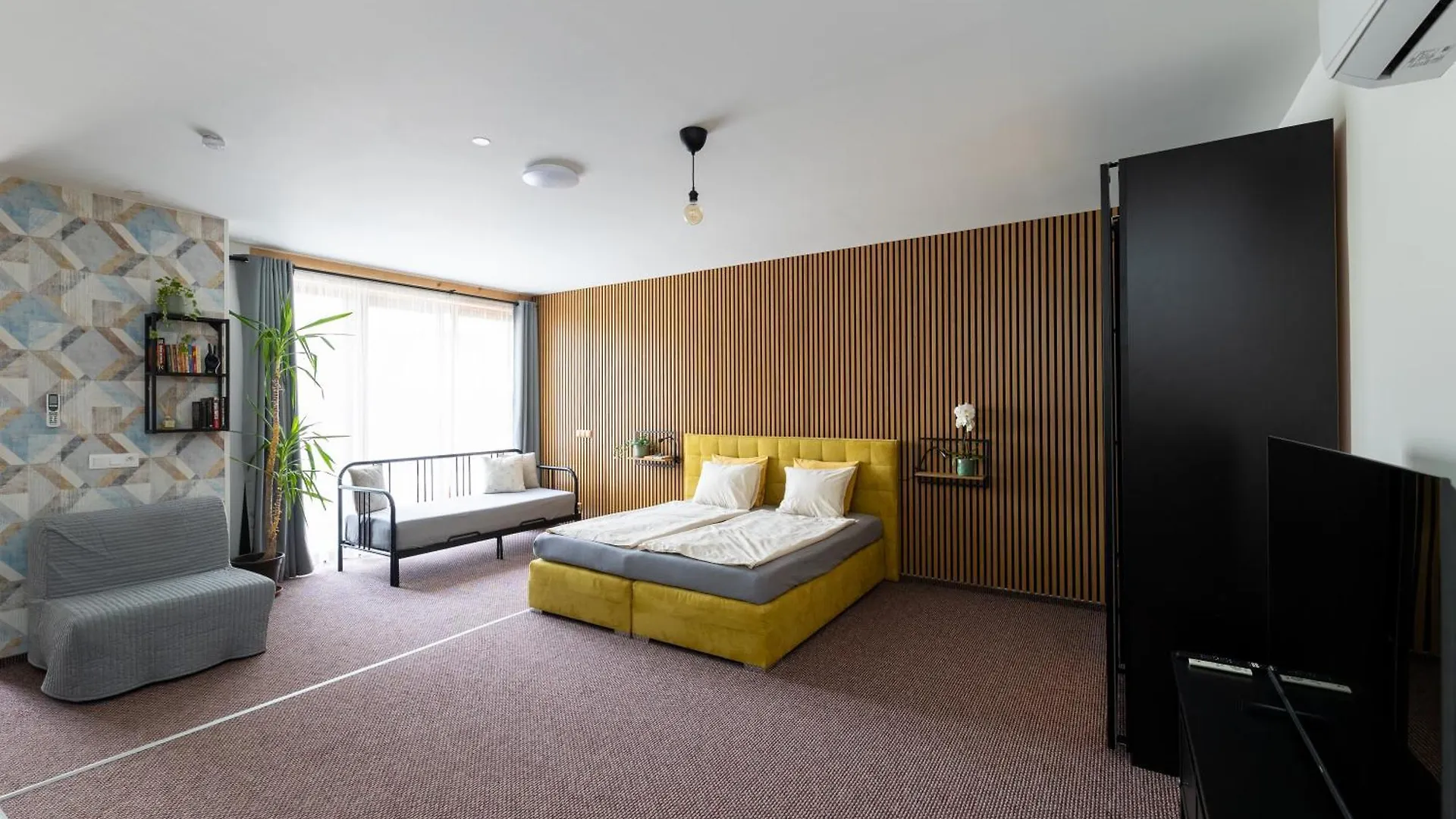 Apartmany Plzenska 465 Free Parking & Ps3 Praag
