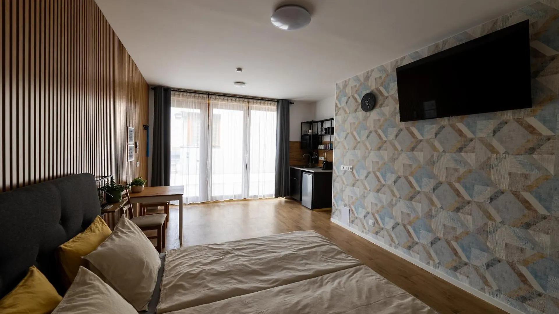 Apartmany Plzenska 465 Free Parking & Ps3 Praag Appartement