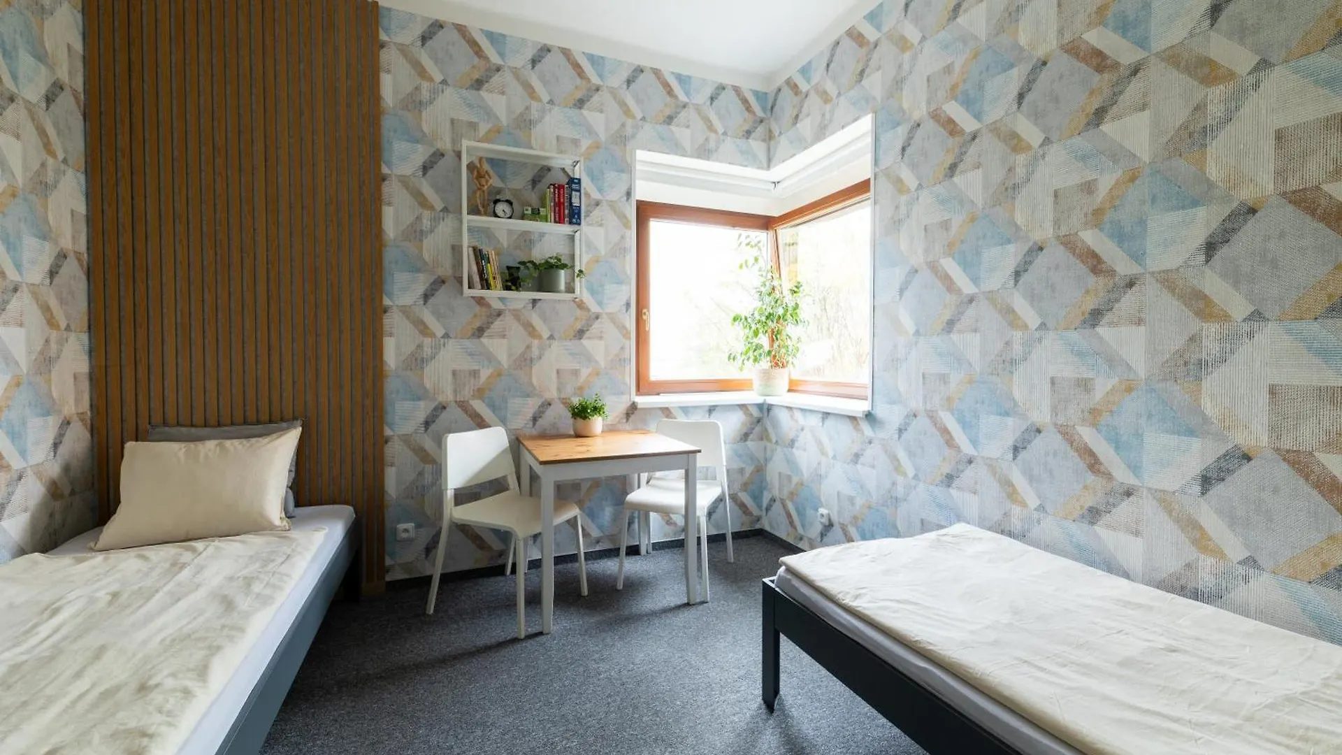 Appartement Apartmany Plzenska 465 Free Parking & Ps3 Praag