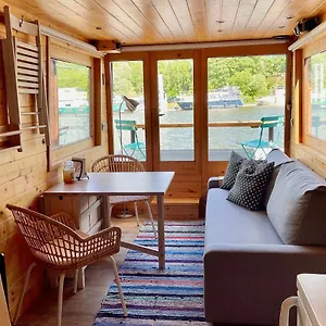 Botel Houseboat Ginger, Prag