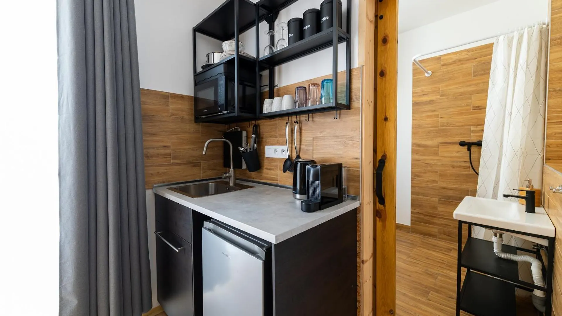Vousata Dama - Ps3 - Parking Free Apartment Prag